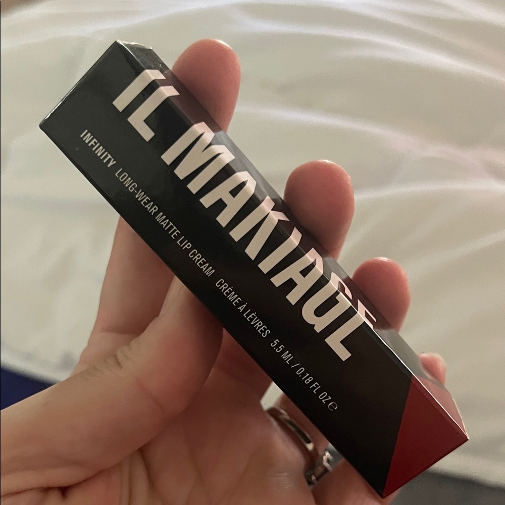 IL MAKIAGE Infinity Matte Lip Cream in Matte Gesha 405